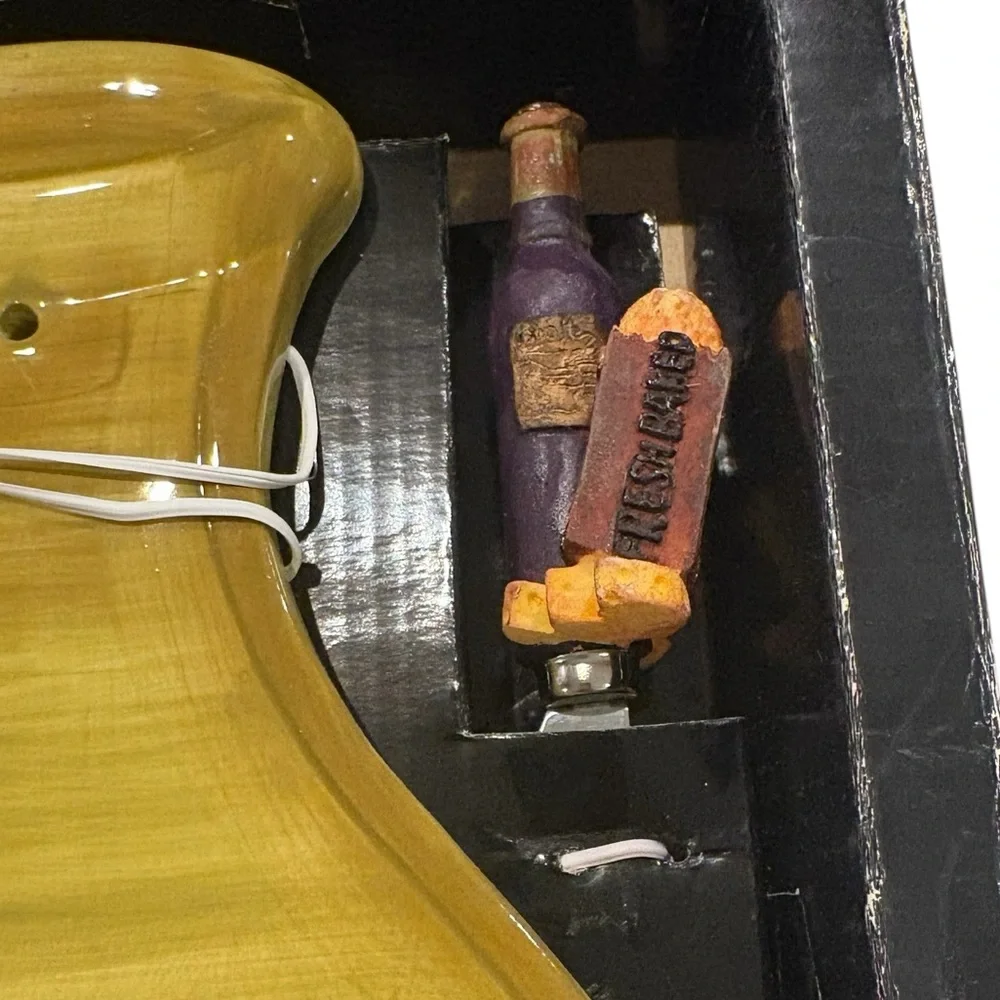 Bella‎ Chablis Ceramic Wine Bottle Cheese Server with Knife Vintage Look Party